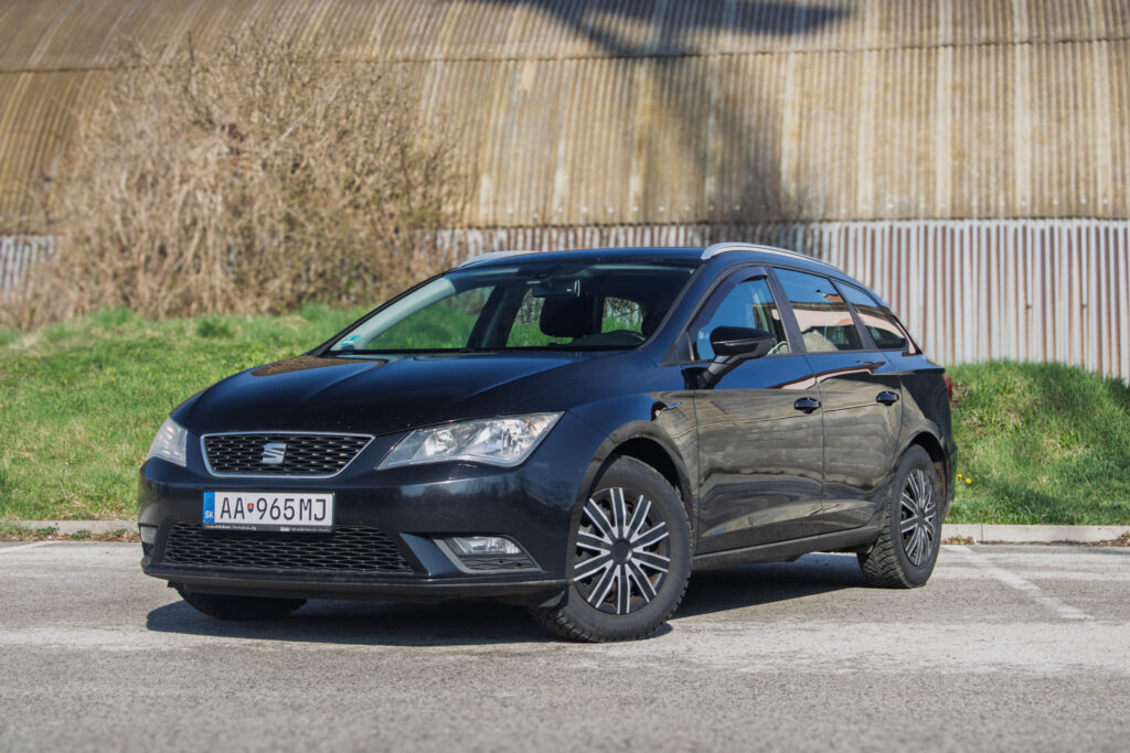 Seat Leon 2.0 TDI CR ECOMOTIVE 110kW / NA SPLÁTKY / NA PROTIÚČET