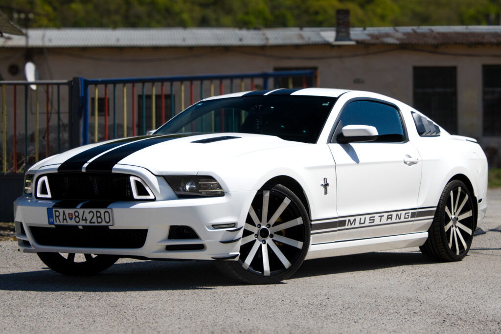 Ford Mustang 3.7 V6  AT5 227kW  USA / NA SPLÁTKY / NA PROTIÚČET