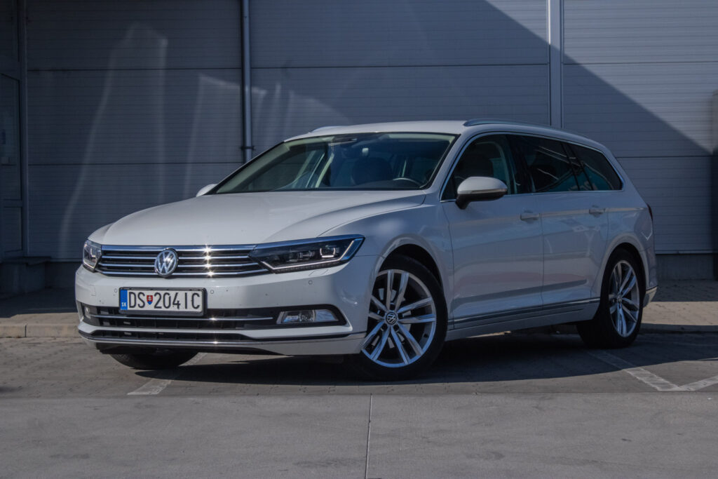 Volkswagen Passat Variant 2.0 TDI Elegance 4x4 / Nelak. / Nehav. / AJ NA SPLÁTKY /PROTIÚČET