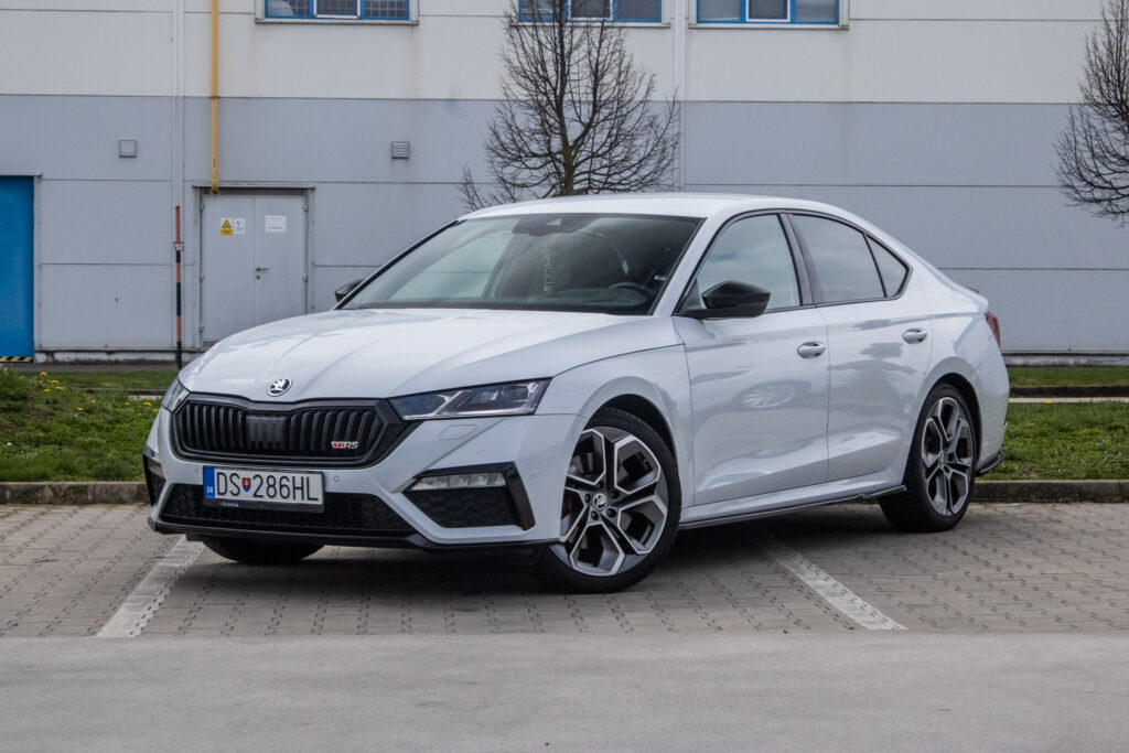 Škoda Octavia RS 2.0 TSI Matrix/Canton/ DCC/ Headup/ Nelak/  AJ NA SPLÁTKY / PROZIÚČET