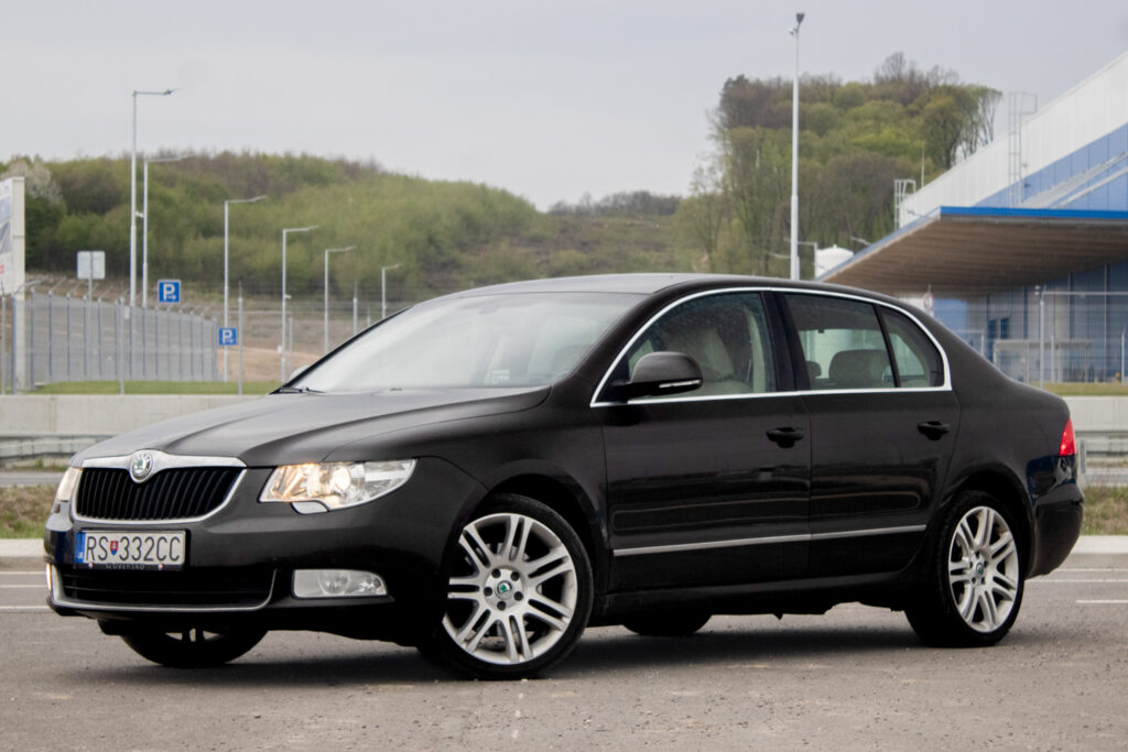 Škoda Superb 1.8 TSI DSG 118kW A7 / NA SPLÁTKY / NA PROTIÚČET