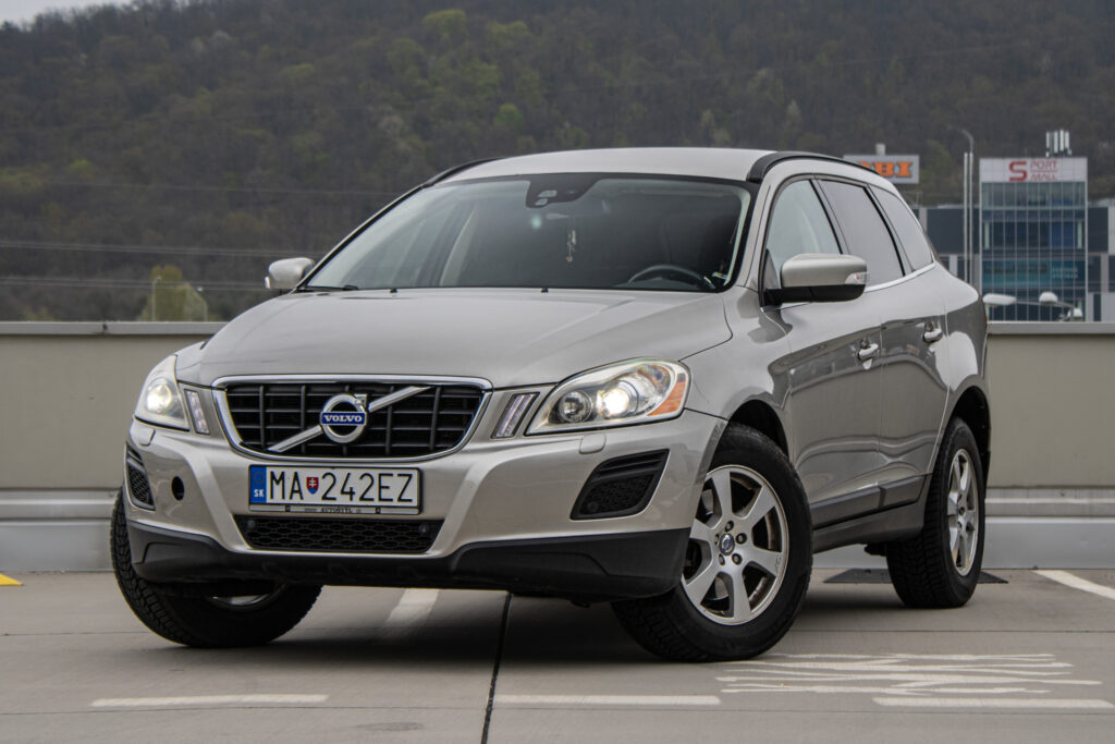 Volvo XC60 2.4l diesel, automat / AJ NA SPLÁTKY/ PROTIÚČET/