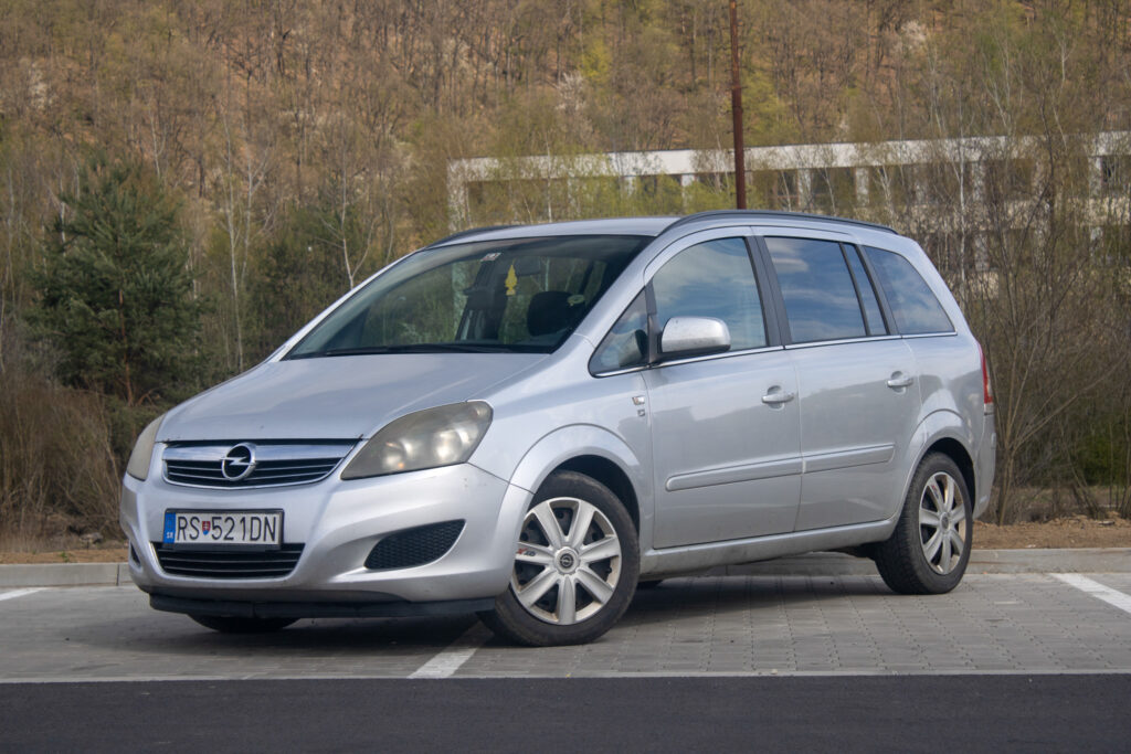 Opel Zafira 1.9 DT 88kW M6 / NA SPLÁTKY / NA PROTIÚČET