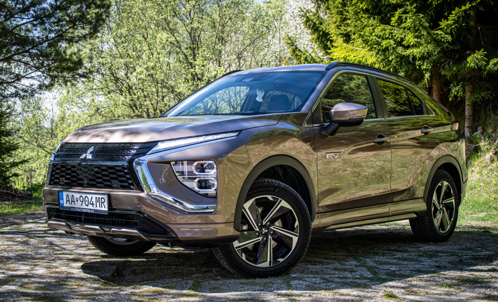 Mitsubishi Eclipse Cross 2.4 MIVEC PHEV 4WD CVT 138kW, 5d. / AJ NA SPLÁTKY / PROTIÚČET