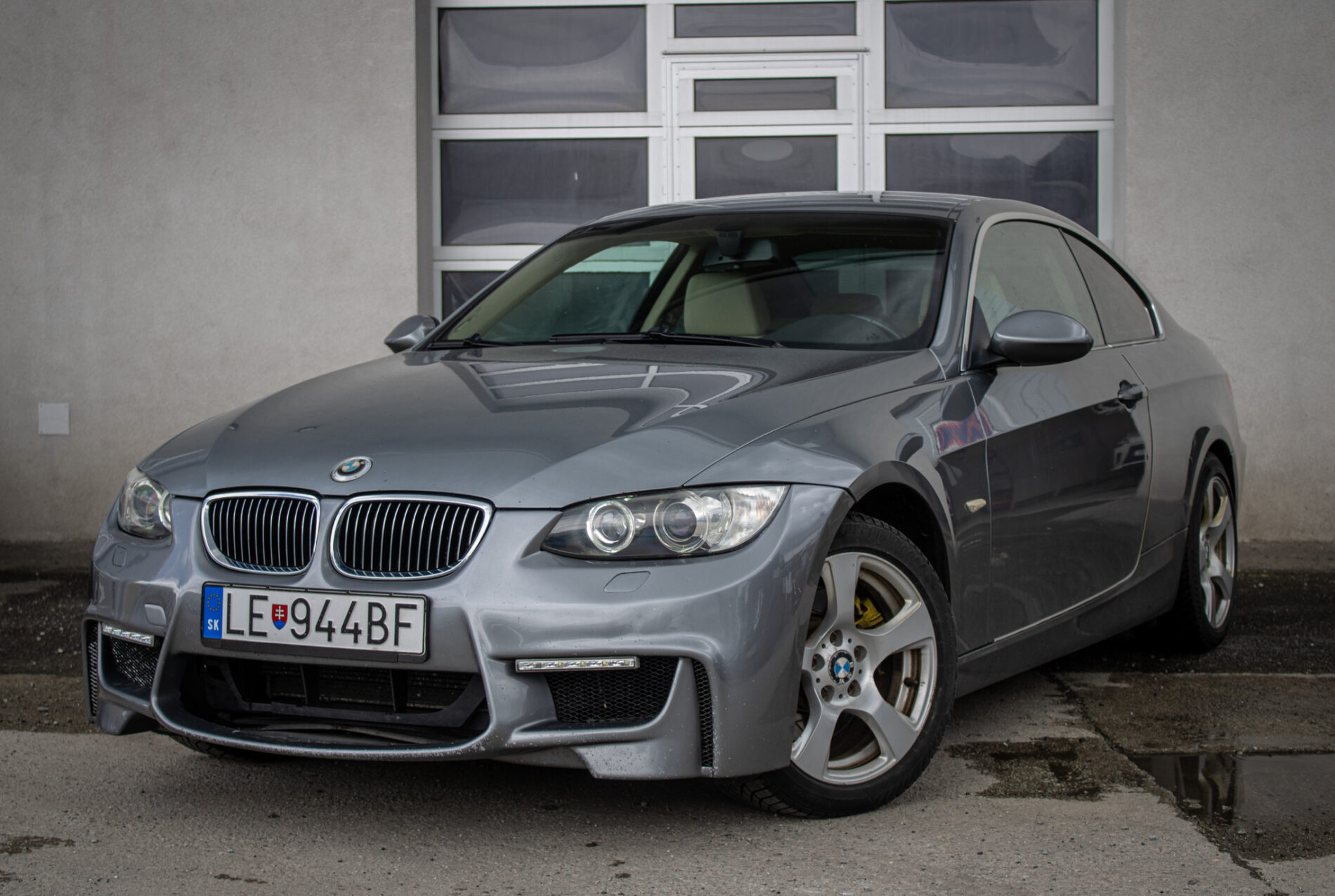 BMW Rad 3 325i xDrive, 160kW, M6, 3d. (2008 - 2012) / AJ NA SPLÁTKY / PROTIÚČET