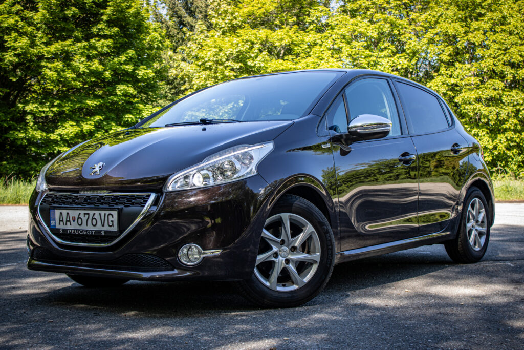 Peugeot 208 1.2 Vti Allure, 60kW, M5, 5d. (2013 - 2015) / AJ NA SPLÁTKY / PROTIÚČET
