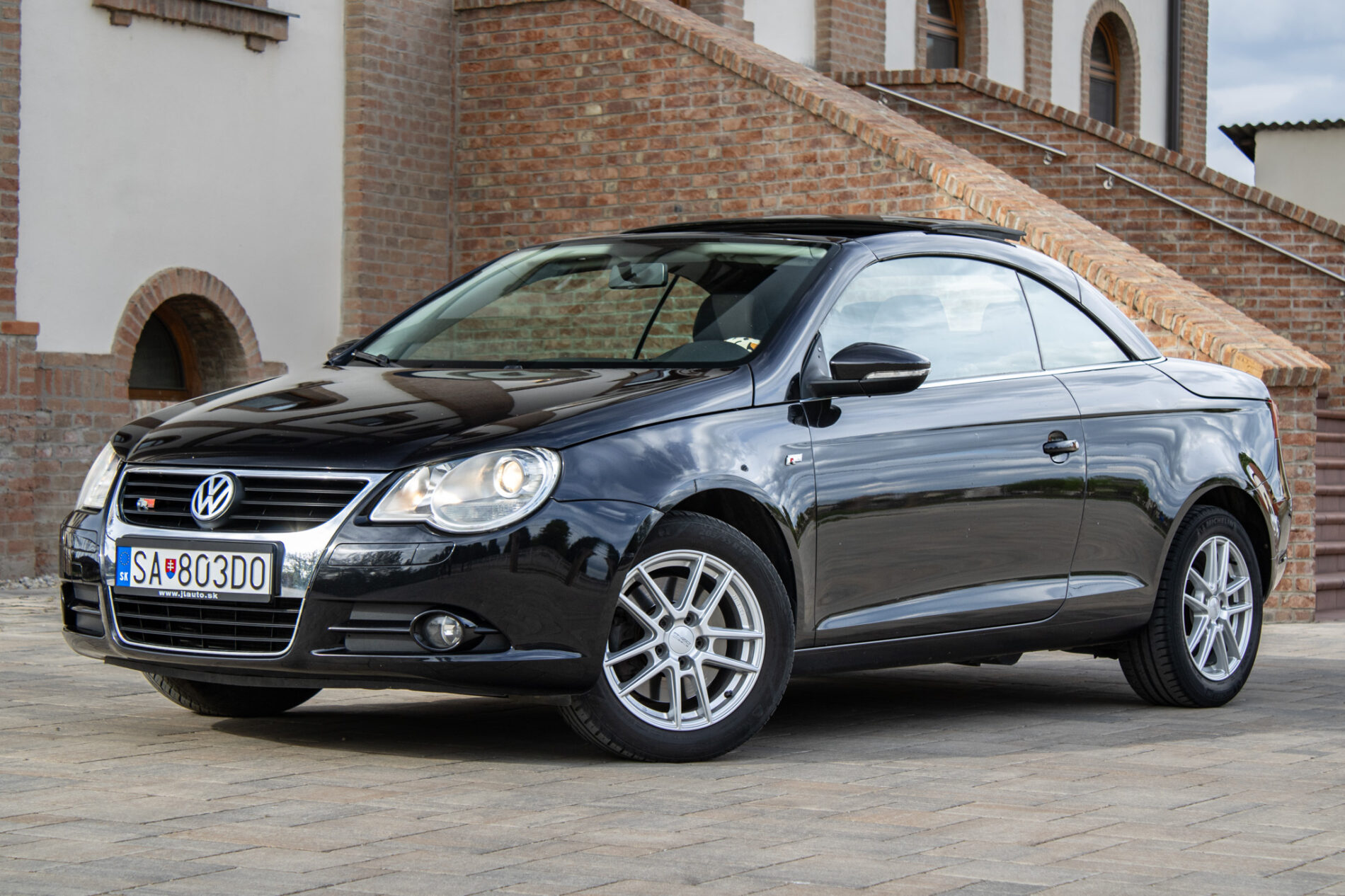 Volkswagen Eos 2.0 TDI / 103kW / M6 / AJ NA SPLÁTKY / PROTIÚČET
