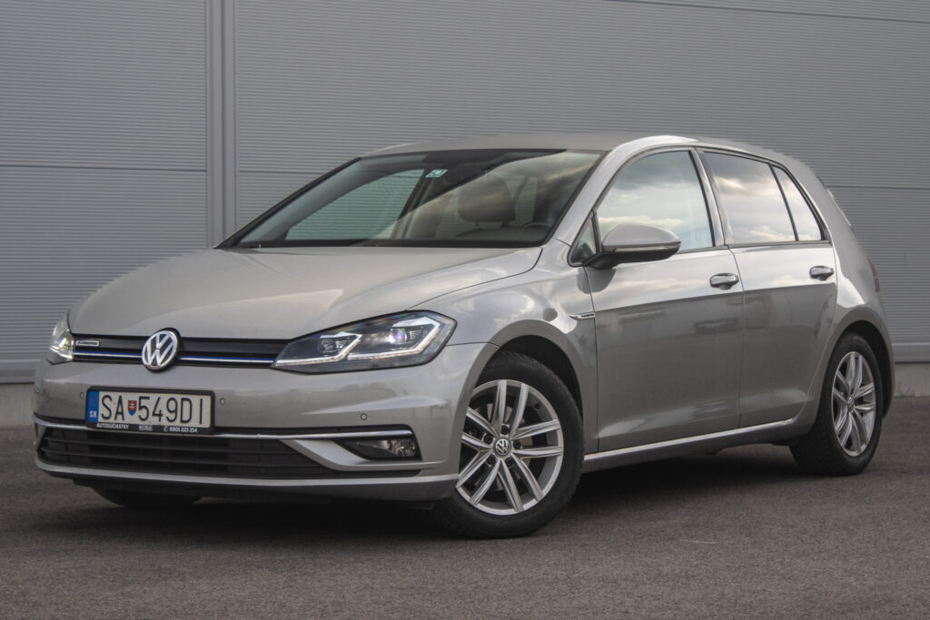 Volkswagen Golf 1.5 TSI OPF BMT ACT HIGHLINE DSG 96kW AT7 / NA SPLÁTKY / NA PROTIÚČET
