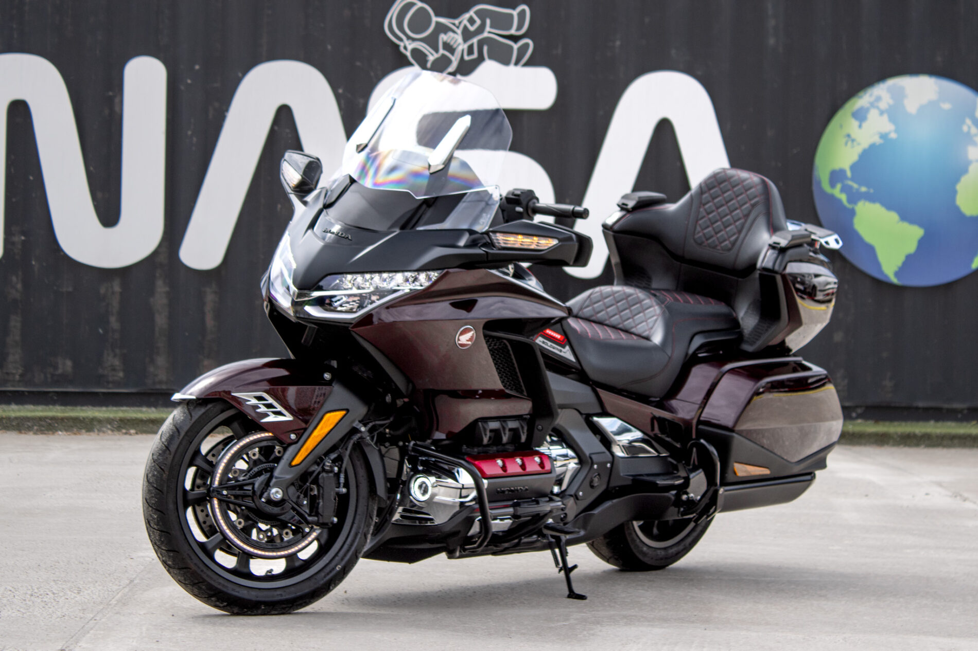 Honda GL 1800 GL1800 Gold Wing Tour / AJ NA SPLÁTKY / PROTIÚČET