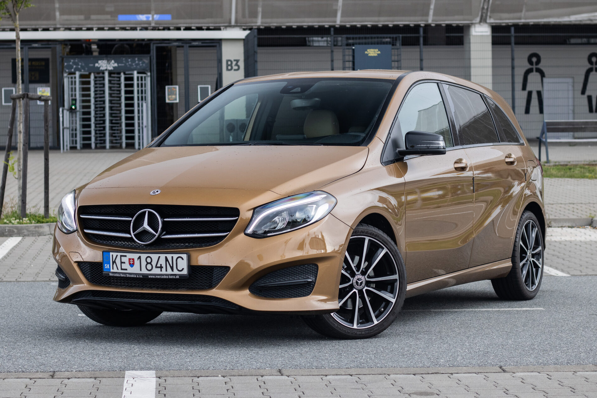 Mercedes-Benz B trieda 180 A/T, 90kW (2018) / AJ NA SPLÁTKY / PROTIÚČET /