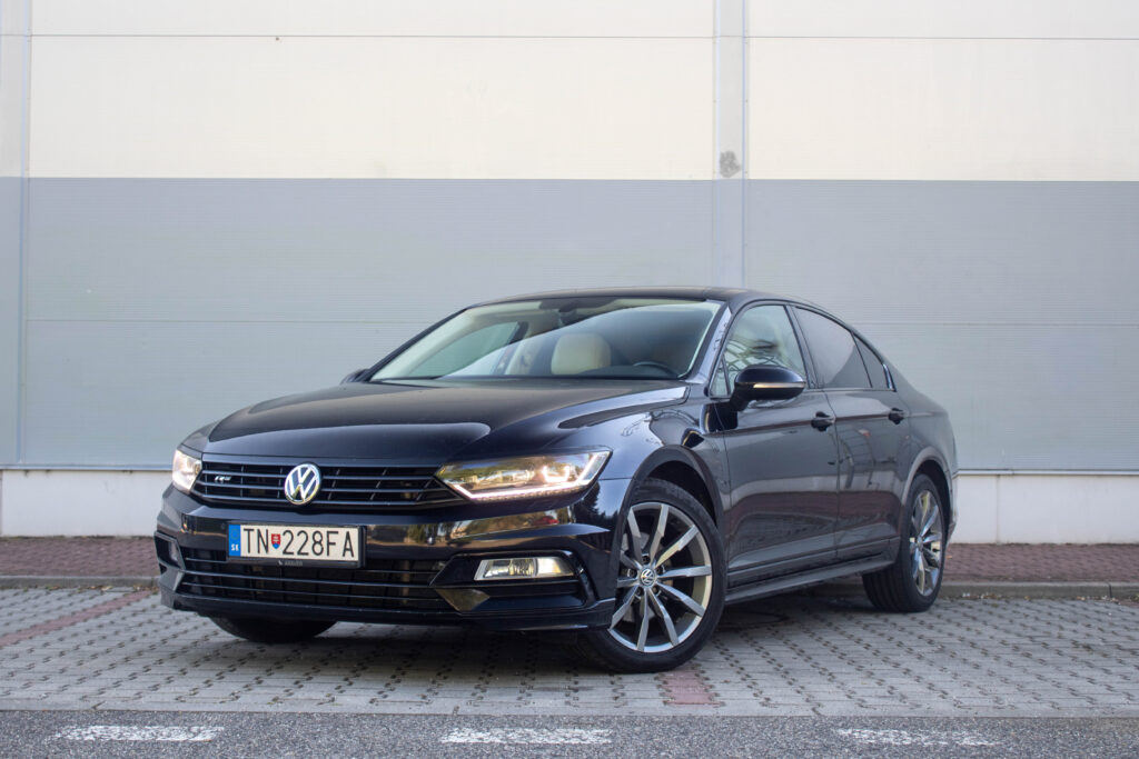 Volkswagen Passat 1.8 TSI BMT R-LINE 132kW 2016 / AJ NA SPLÁTKY / PROTIÚČET /