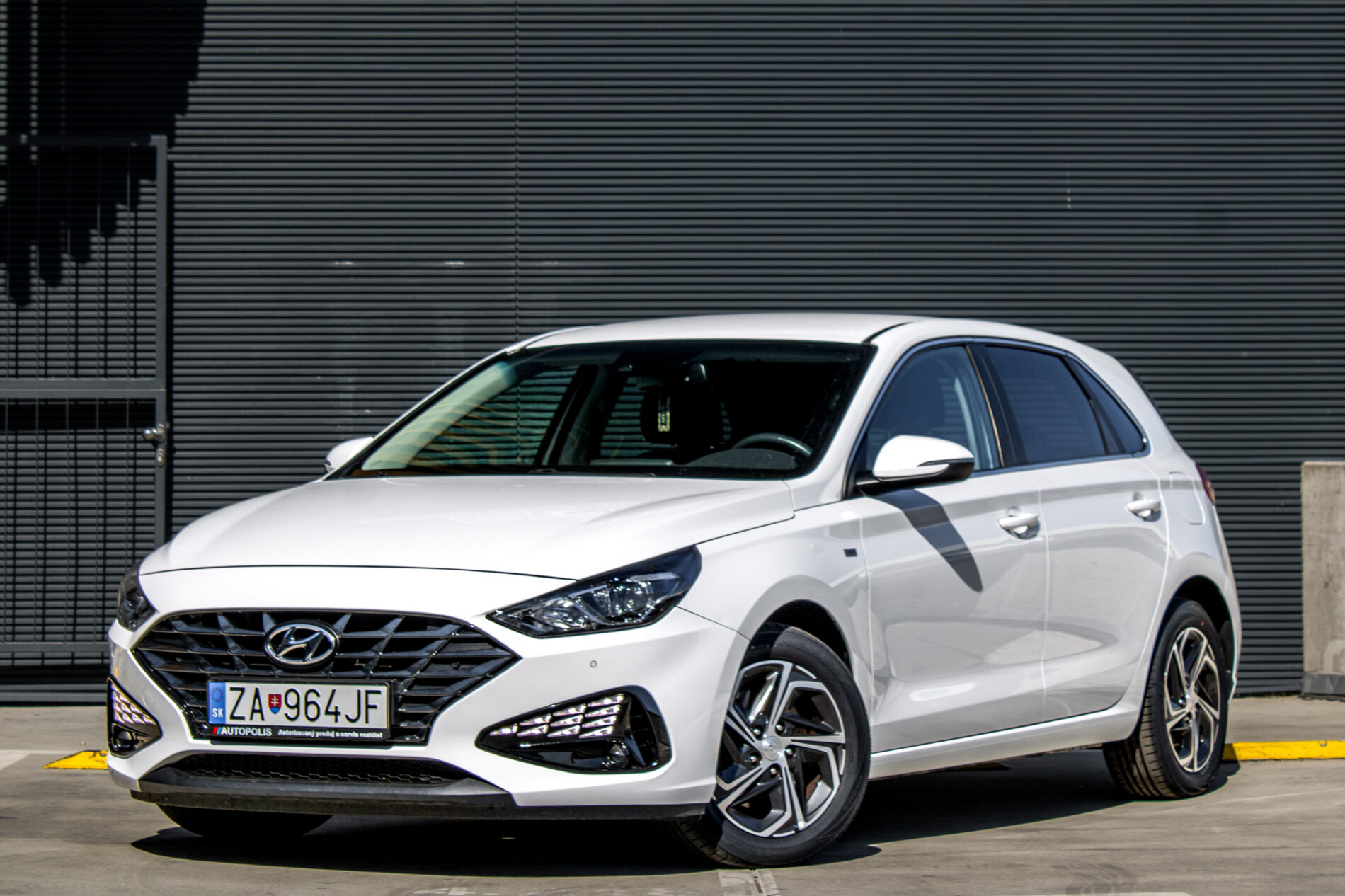 Hyundai i30 1.5 T-GDi mHEV Family DCT / AJ NA SPLÁTKY / PROTIÚČET / 1. MAJITEĽ /