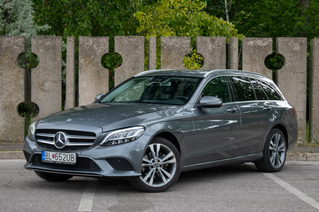 Mercedes-Benz C trieda Kombi 200 4MATIC AVANTGARDE SK  auto / AJ NA SPLÁTKY / PROTIÚČET