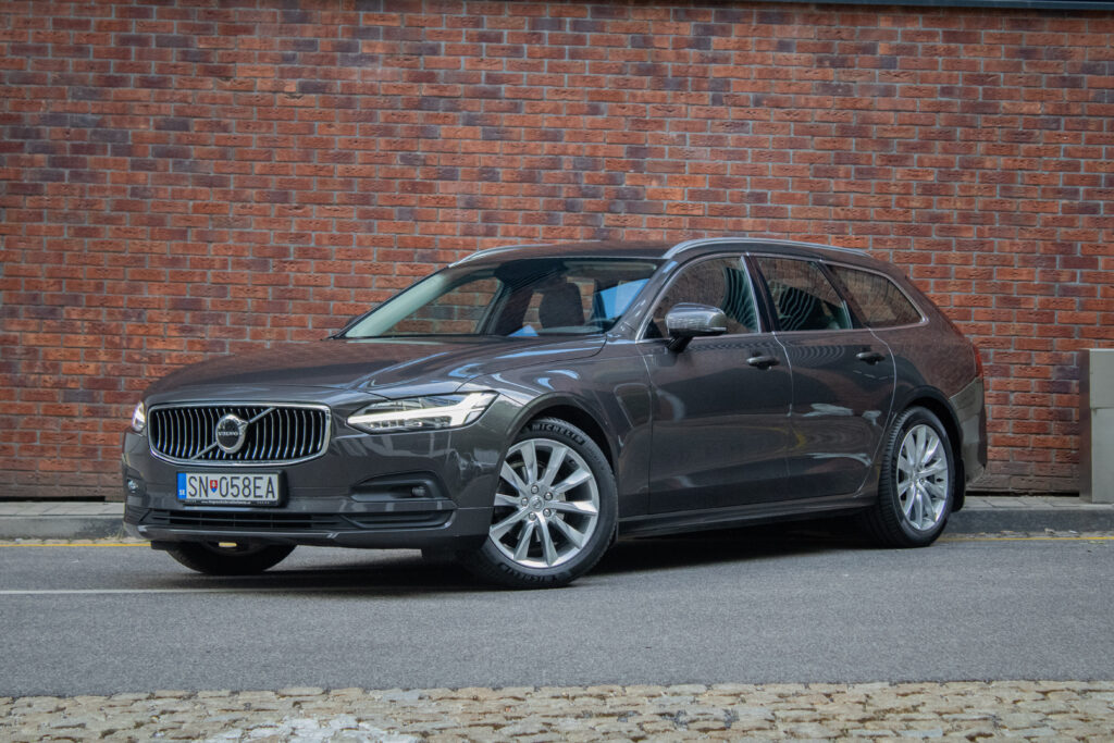 Volvo V90 B4 Momentum PRO / AJ NA SPLÁTKY / PROTIÚČET