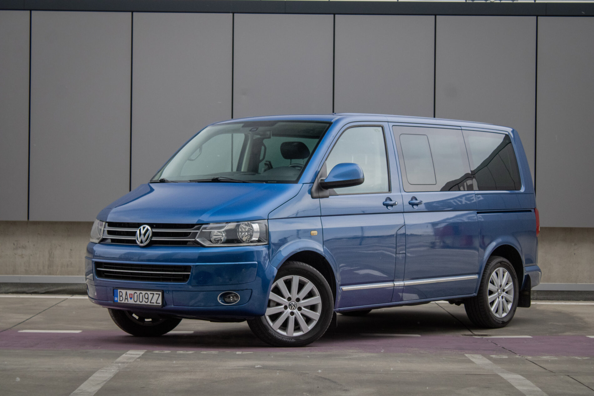 Volkswagen Multivan 2.0 BiTDI Highline 4MOTION DSG, 132kW, A7 / AJ NA SPLÁTKY / PROTIÚČET