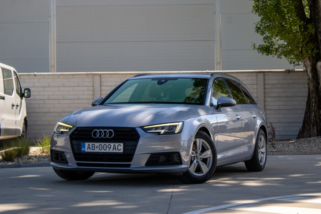 Audi A4 Avant 2.0 TDI Design S tronic AJ NA SPLÁTKY / PROTIÚČET