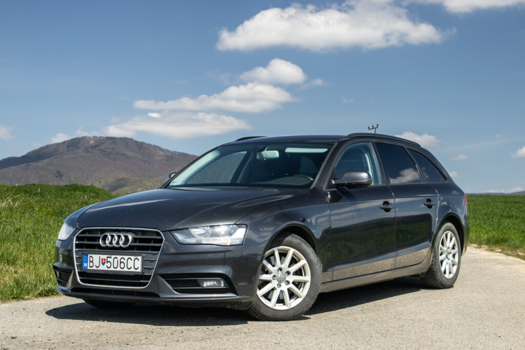 Audi A4 Avant 2.0 TDI / 100kW / M6 / AJ NA SPLÁTKY / PROTIÚČET