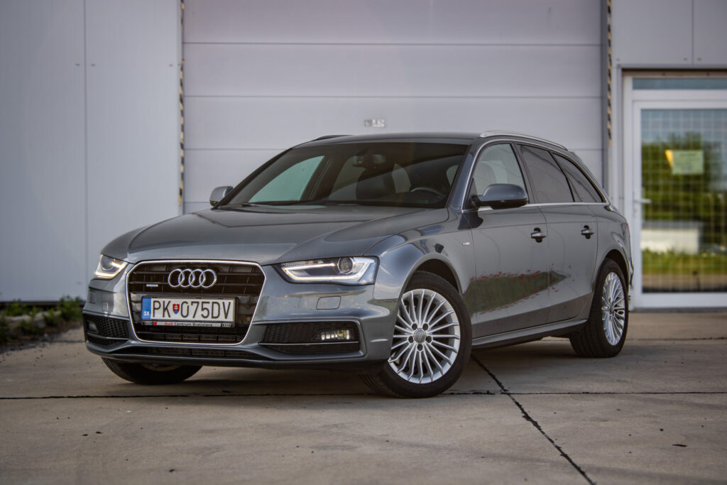 Audi A4 Avant 2.0 TDI quattro S Line 130kW / NA SPLÁTKY / NA PROTIÚČET