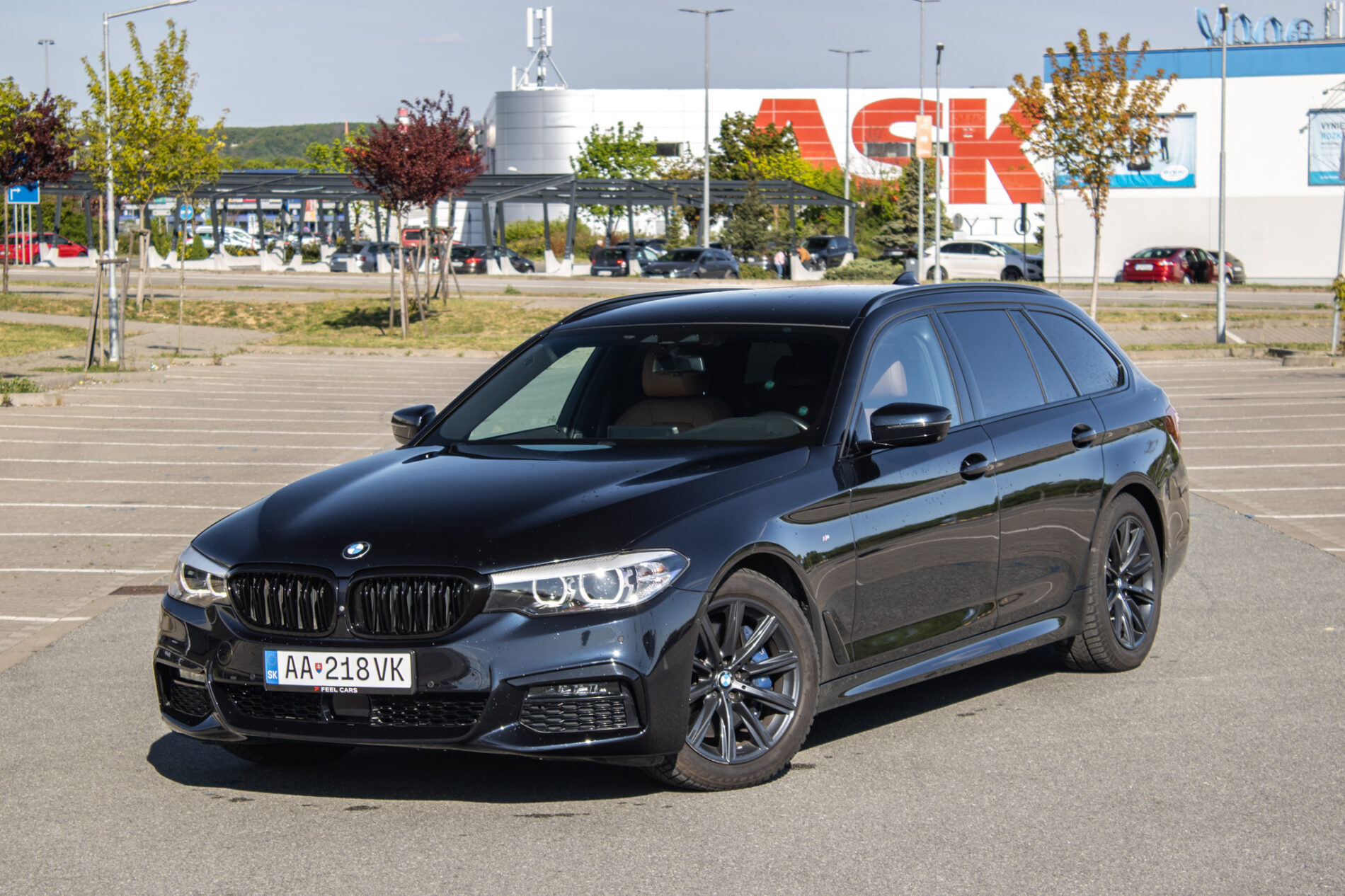 BMW Rad 5 Touring 530d xDrive M Sport A/T / 195kW / A8 / ZÁRUKA / AJ NA SPLÁTKY / PROTIÚČET