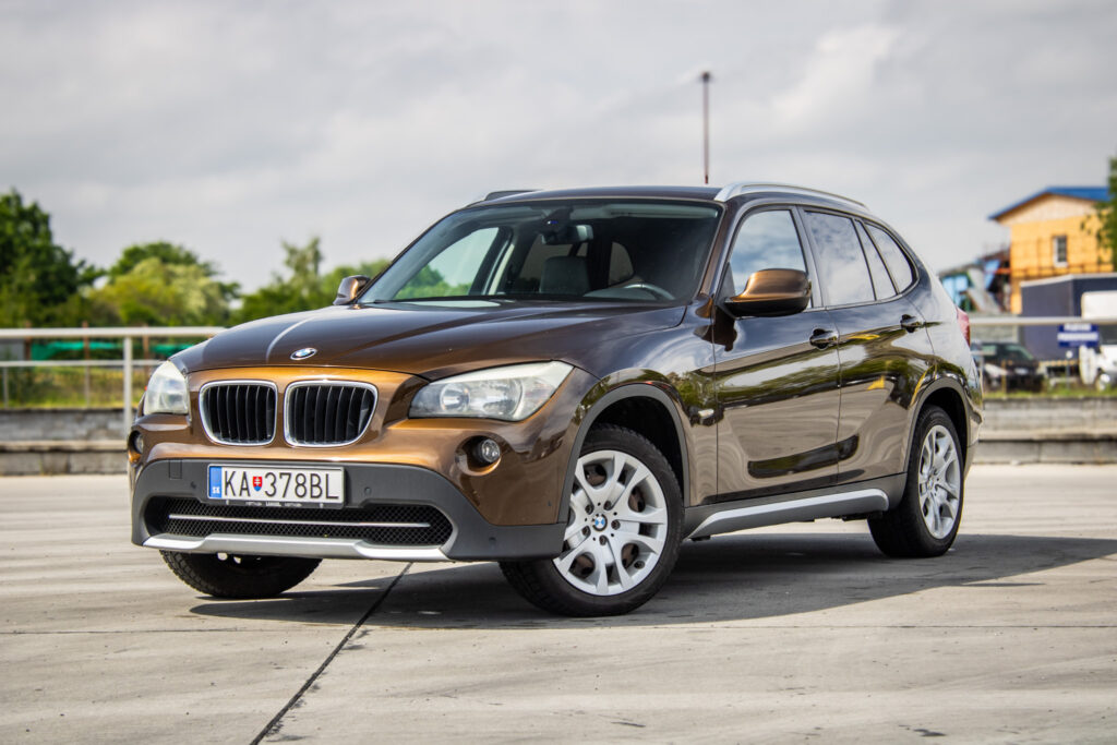BMW X1 xDrive 18d A/T 105kW / NA SPLÁTKY / NA PROTIÚČET