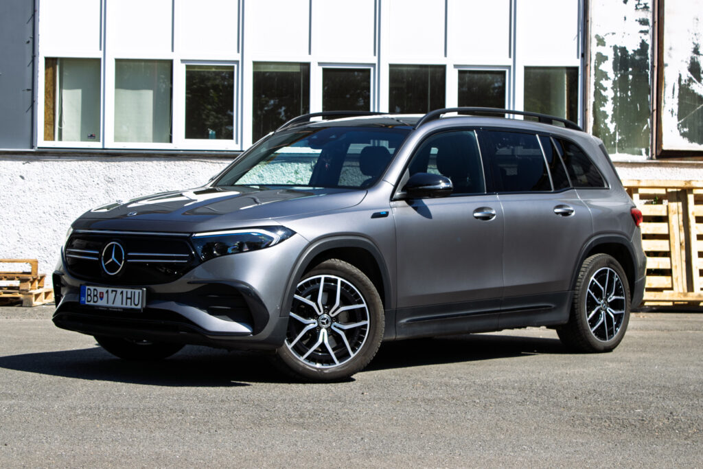 Mercedes-Benz EQB 350 4MATIC 215kW AMG-PACKET / NA SPLÁTKY / NA PROTIÚČET