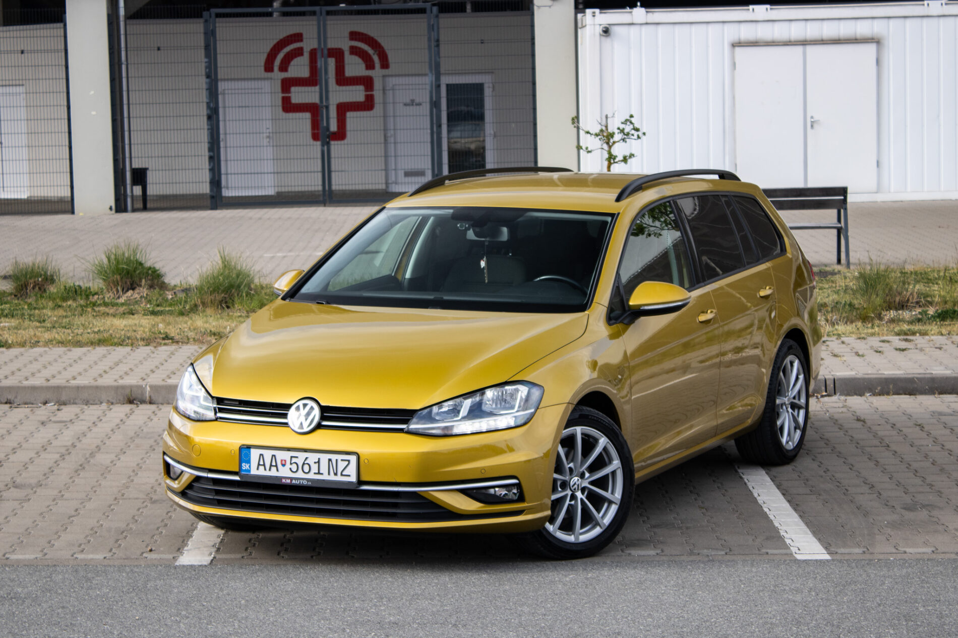 Volkswagen Golf Variant 1.6 TDI DSG / 85kW / A7 / ZÁRUKA / AJ NA SPLÁTKY / PROTIÚČET