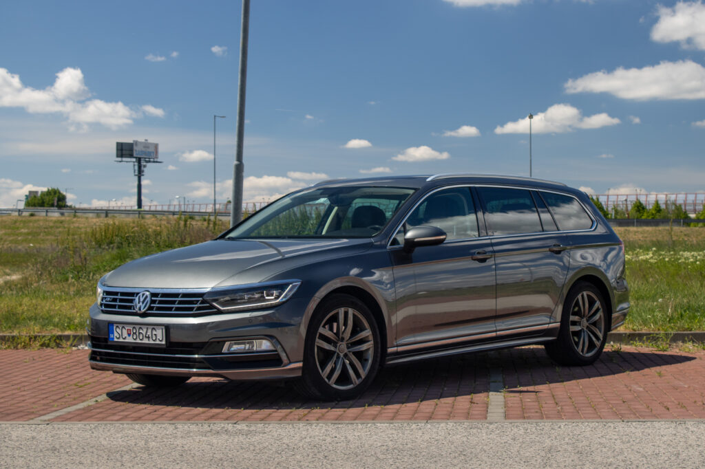 Volkswagen Passat Variant 1.6 TDI, 88kW, A7 R-Line / AJ NA SPLÁTKY / PROTIÚČET /
