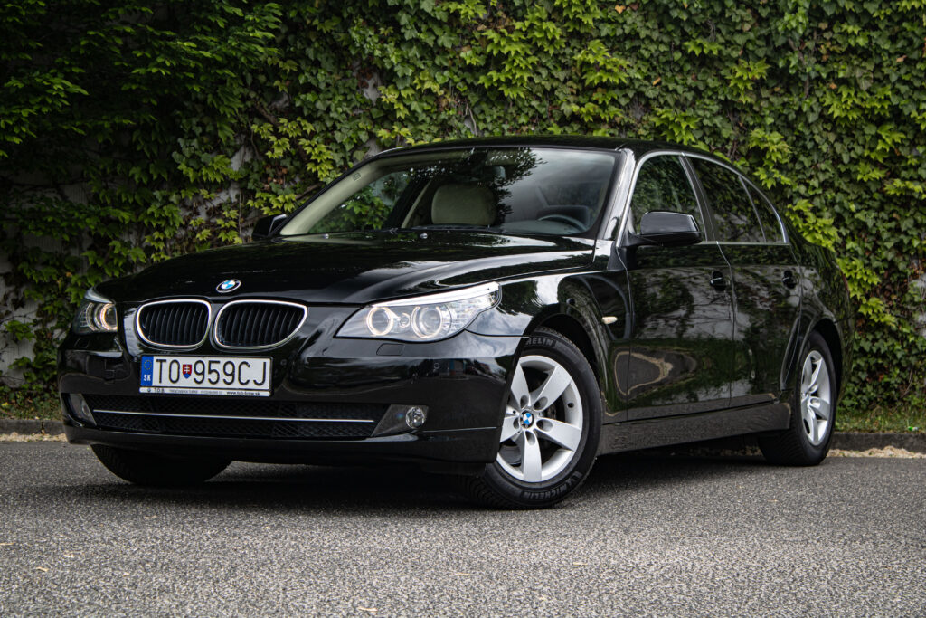 BMW Rad 5 E60 520d 130kW AT / AJ NA SPLÁTKY / PROTIÚČET /