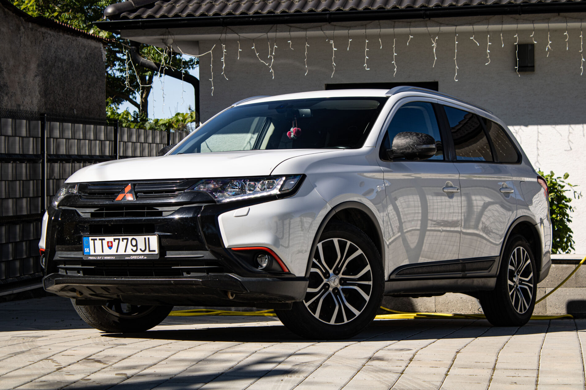 Mitsubishi Outlander 110kW AT 4x4 2018 / AJ NA SPLÁTKY / PROTIÚČET /