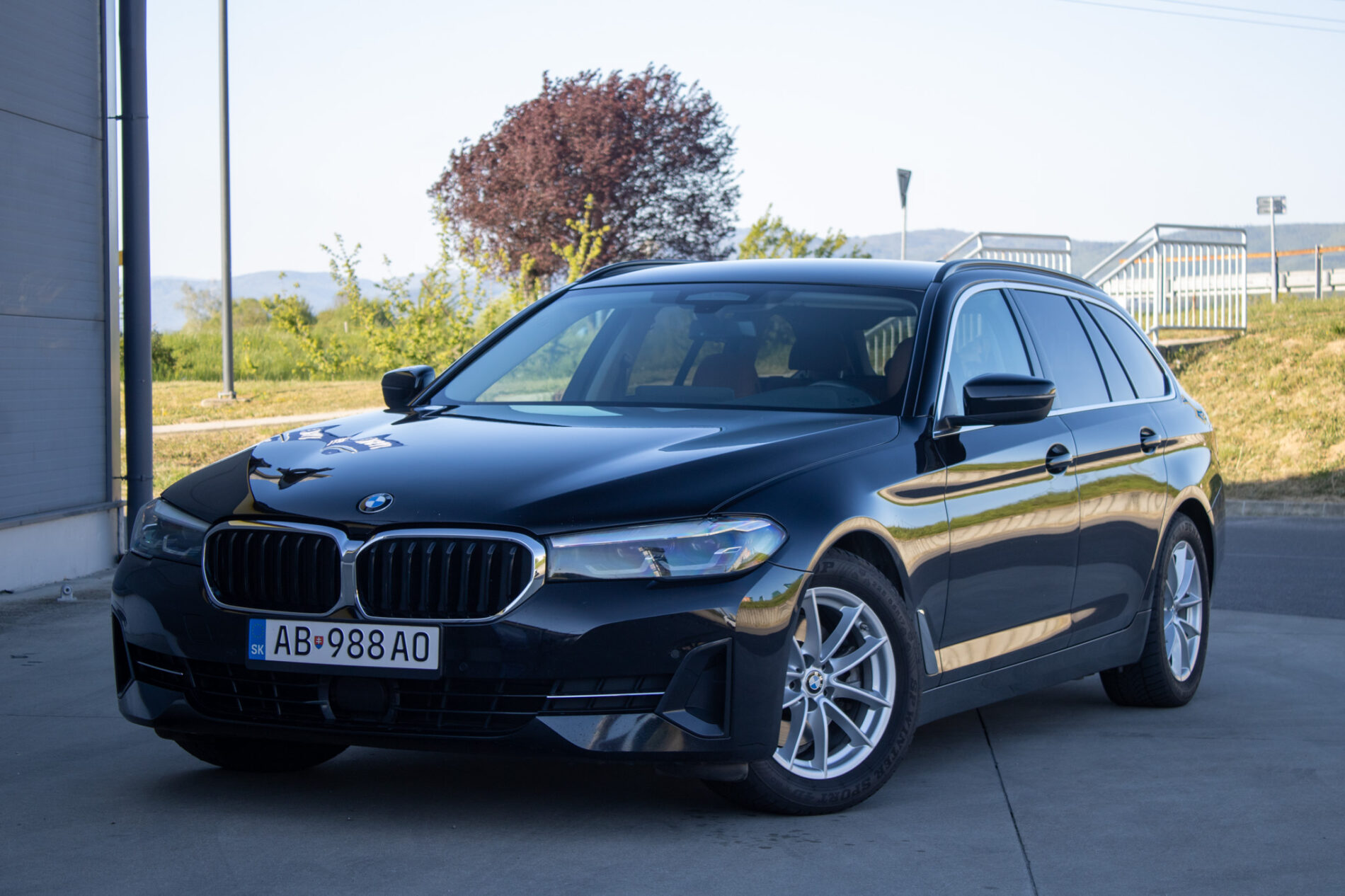 BMW Rad 5 Touring 520d mHEV xDrive / A NA SPLÁTKY – PROTIHODNOTA /