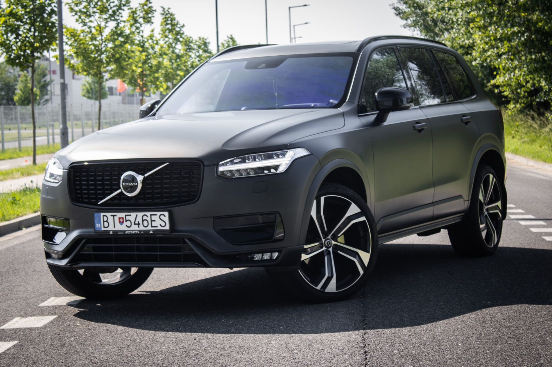Volvo XC90 2.0 Drive-E R-Design AWD A/T /ZÁRUKA
