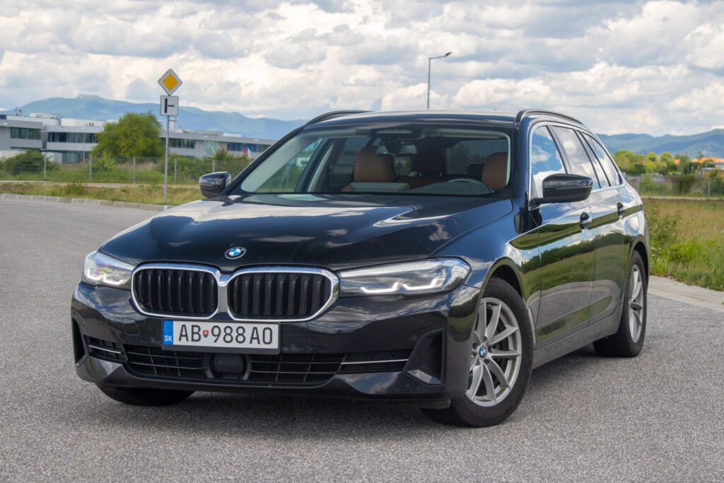 BMW Rad 5 Touring 520d mHEV xDrive / A NA SPLÁTKY - PROTIHODNOTA /
