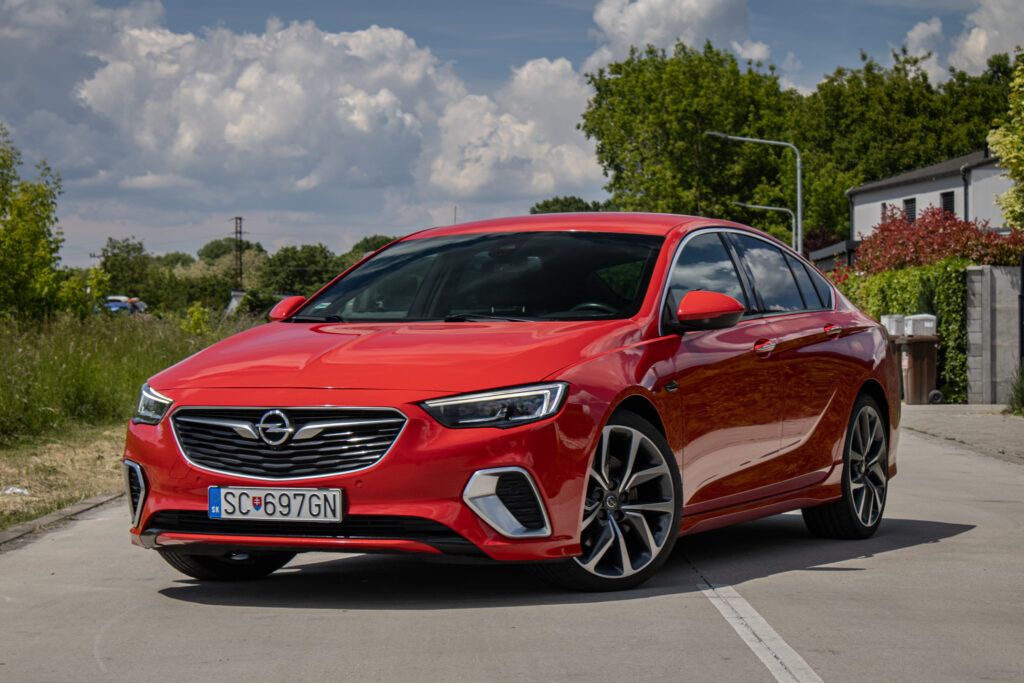 Opel Insignia GSI 2.0 CDTi BiTURBO 154kW 4x4 / AJ NA SPLÁTKY / PROTIÚČET