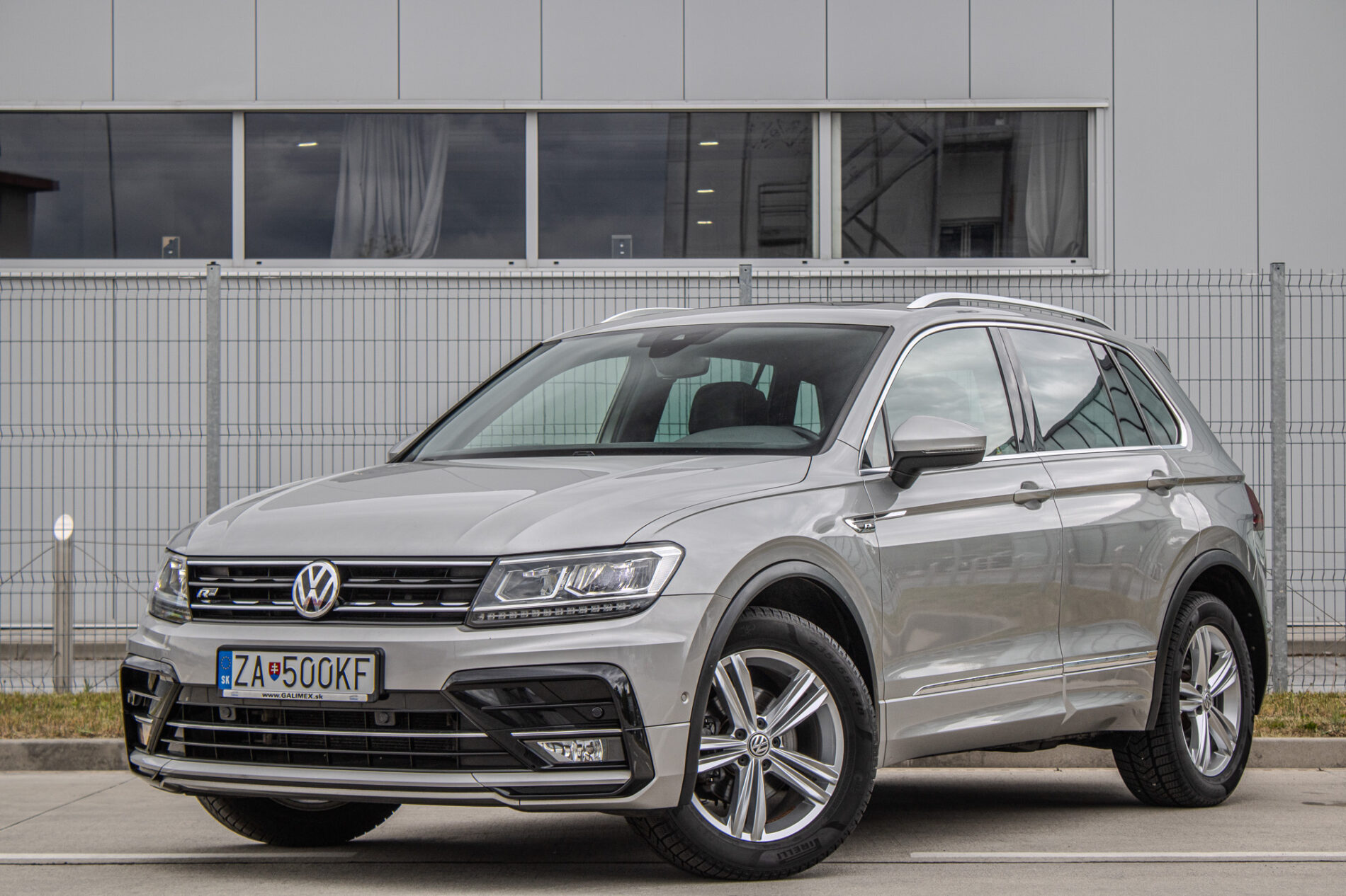 Volkswagen Tiguan 1.4 TSI 4MOTION 110kW R-Line edition Comfortline DSG / AJ NA SPLÁTKY /