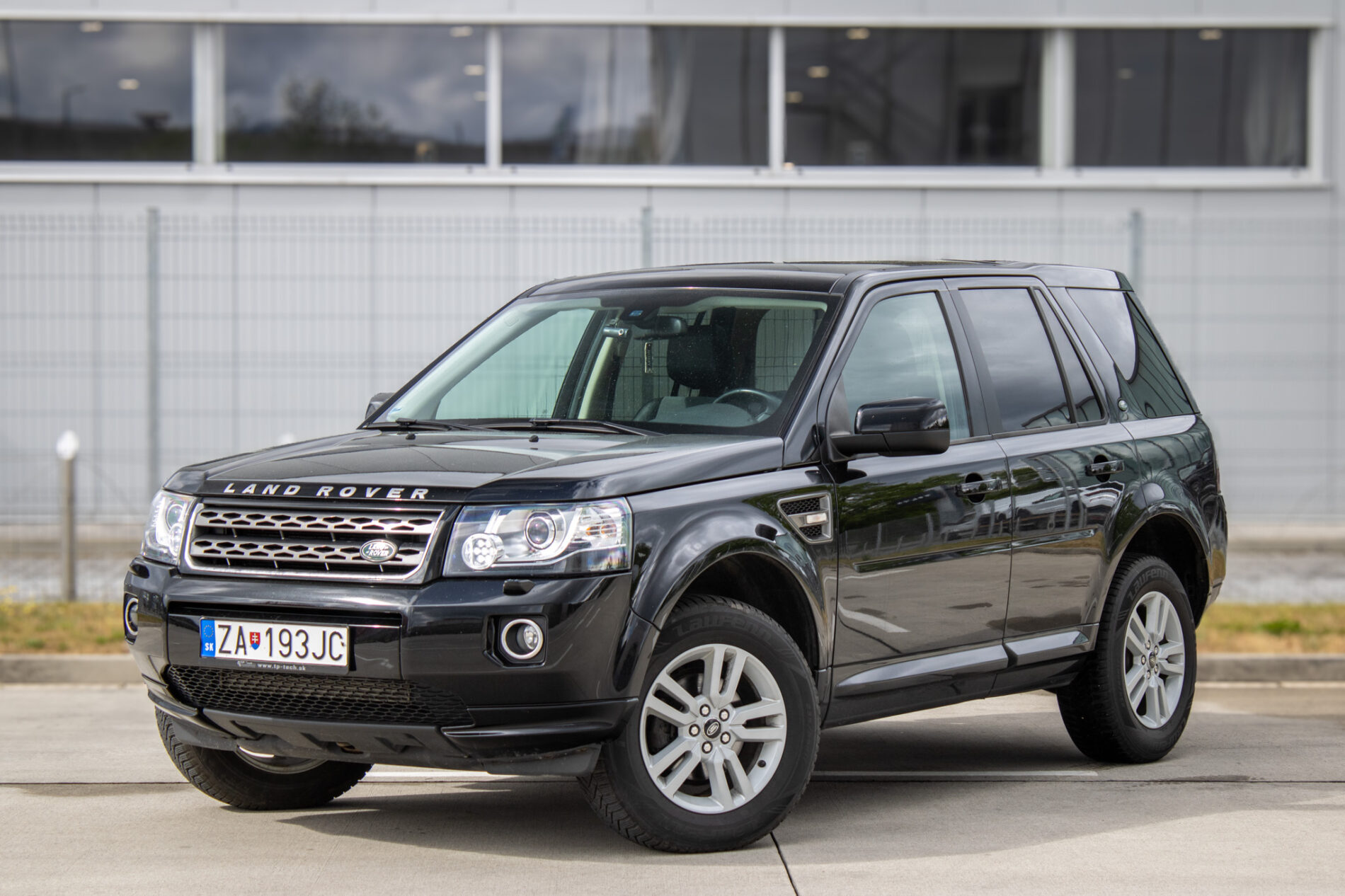Land Rover Freelander 2 2.2 TD4 XS, 110kW, M6 / AJ NA SPLÁTKY / PROTIÚČET /