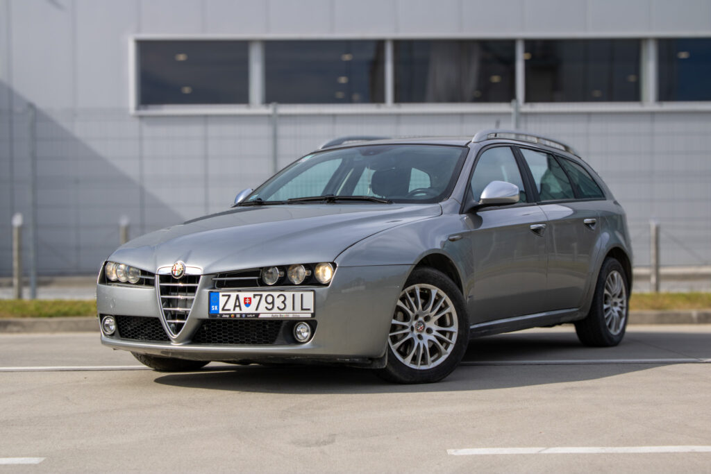 Alfa Romeo 159 Sportwagon 2.0 JTD DISTINCTIVE, 125kW, M6, / AJ NA SPLÁTKY / PROTIÚČET /