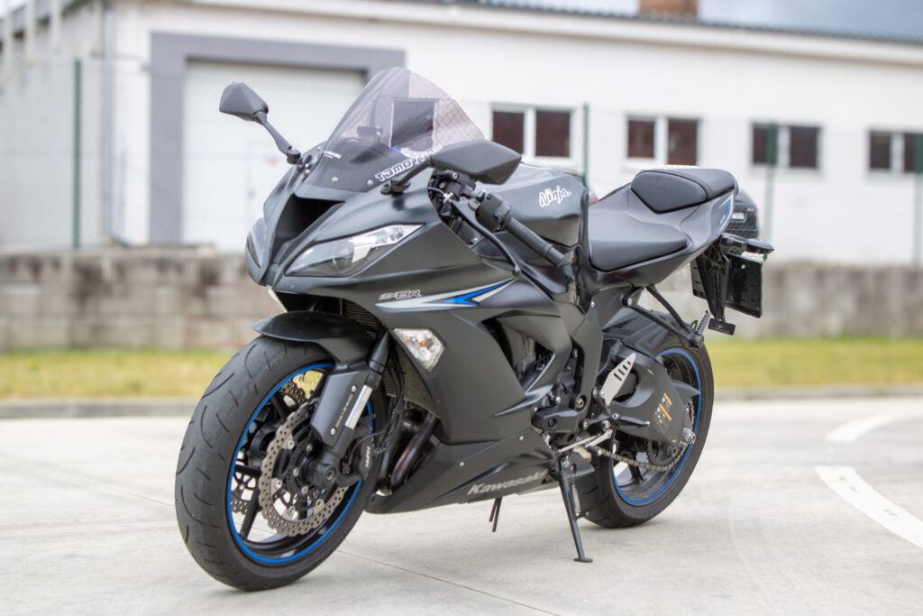 Kawasaki Ninja 600 ZX-6R ABS / AJ NA SPLÁTKY / PROTIÚČET /