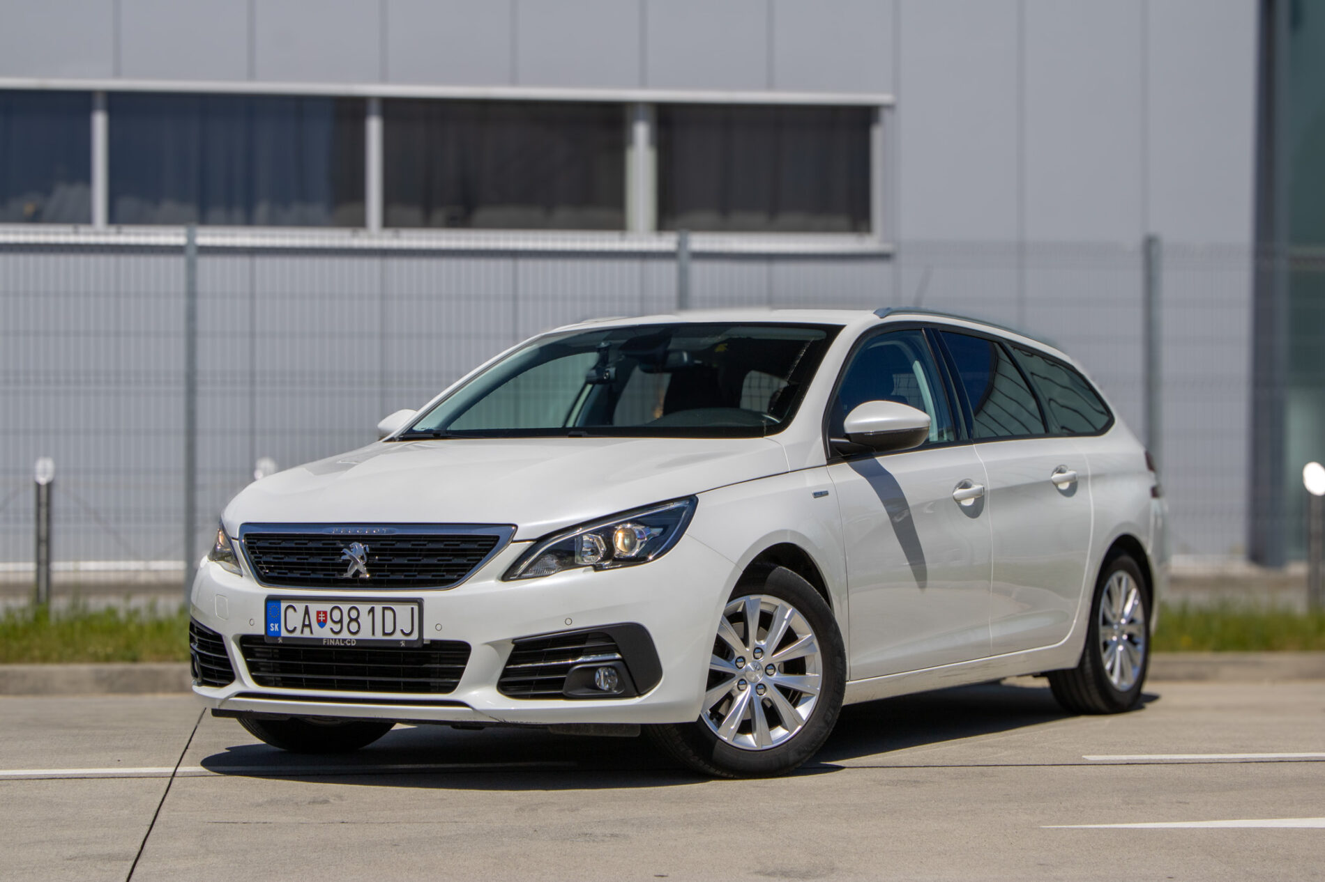 Peugeot 308 Break/SW SW 1.2 PureTech Active, 96kW, M6,  / AJ NA SPLÁTKY / PROTIÚČET /