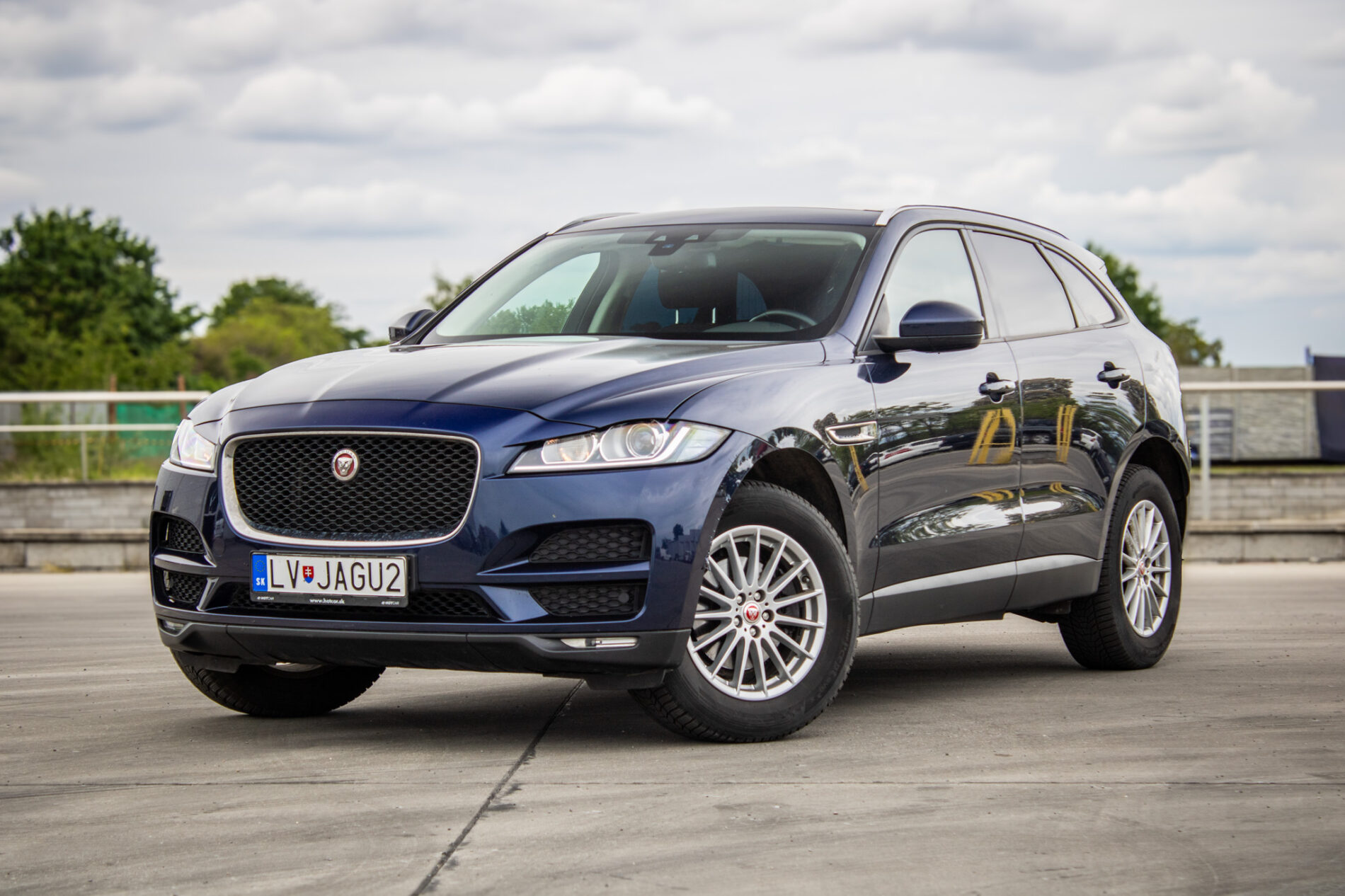 Jaguar F-Pace 2.0D I4 180k AWD AT8 132kW / NA SPLÁTKY / NA PROTIÚČET