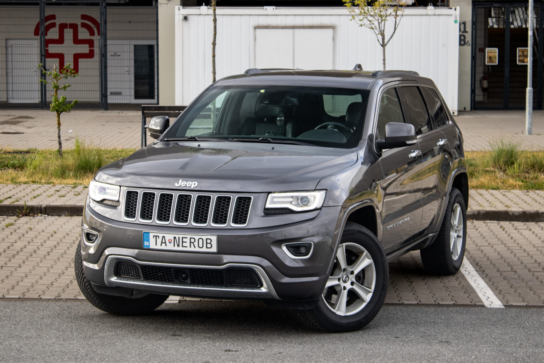 Jeep Grand Cherokee 3.0L V6 TD Limited / 184kW / A8 / ZÁRUKA / AJ NA SPLÁTKY / PROTIÚČET