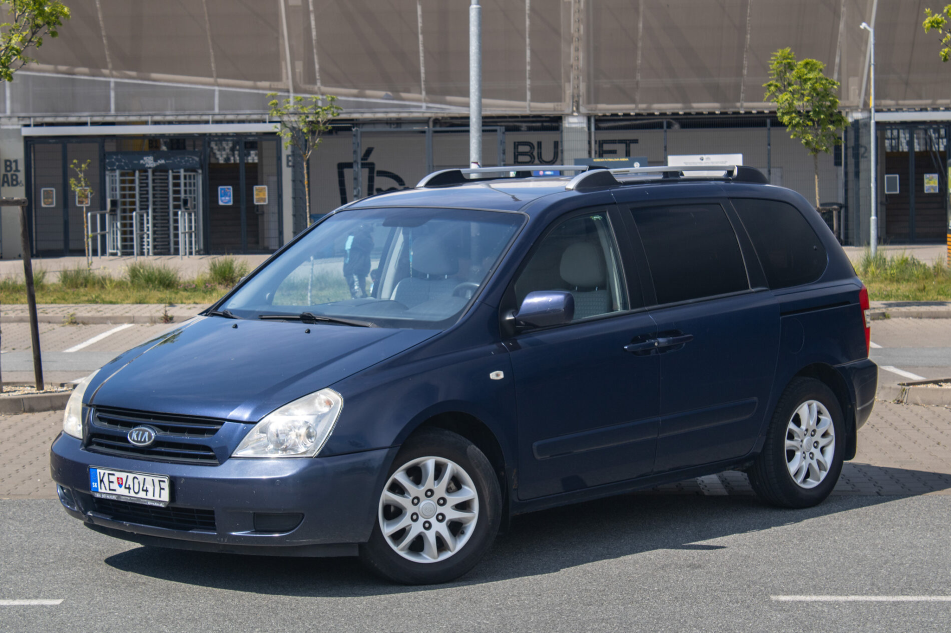 Kia Carnival 2.9 CRDi VGT LX / 136kW / M5 / AJ NA SPLÁTKY / PROTIÚČET