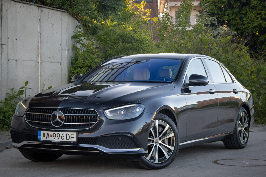 Mercedes-Benz E trieda Sedan 300 mHEV A/T / AJ NA SPLÁTKY / PROTIÚČET /