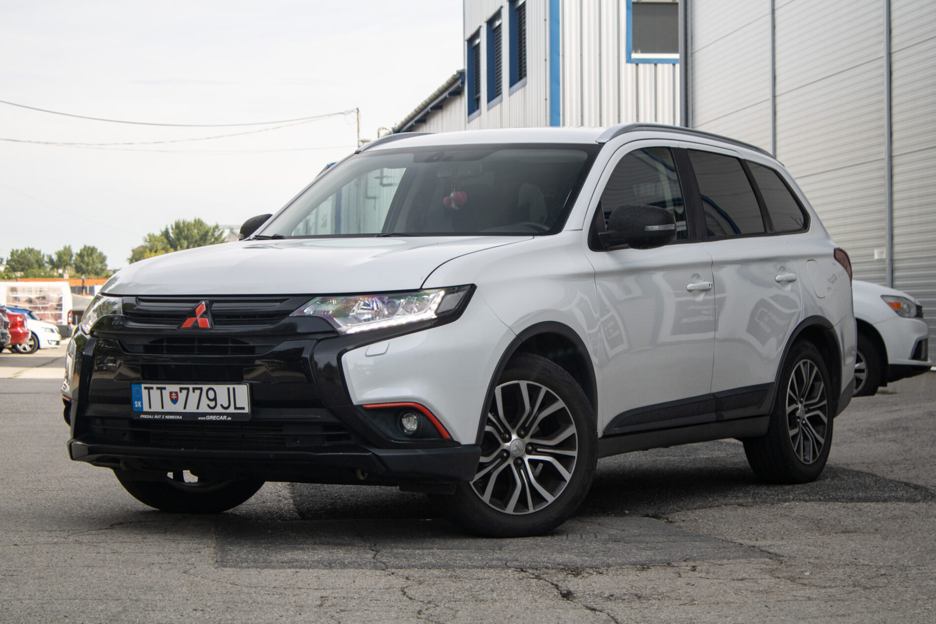 Mitsubishi Outlander 110kW AT 4x4 2018 / AJ NA SPLÁTKY / PROTIÚČET /