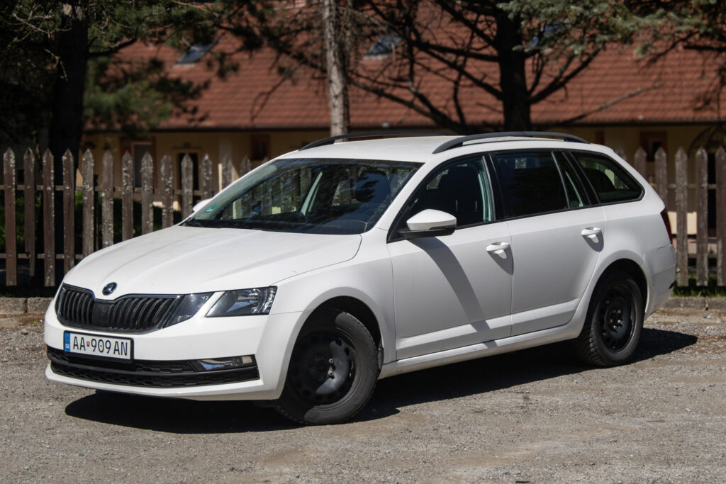 Škoda Octavia Combi 1.6 TDI Ambition / 85kW / M5 / ZÁRUKA / AJ NA SPLÁTKY / PROTIÚČET