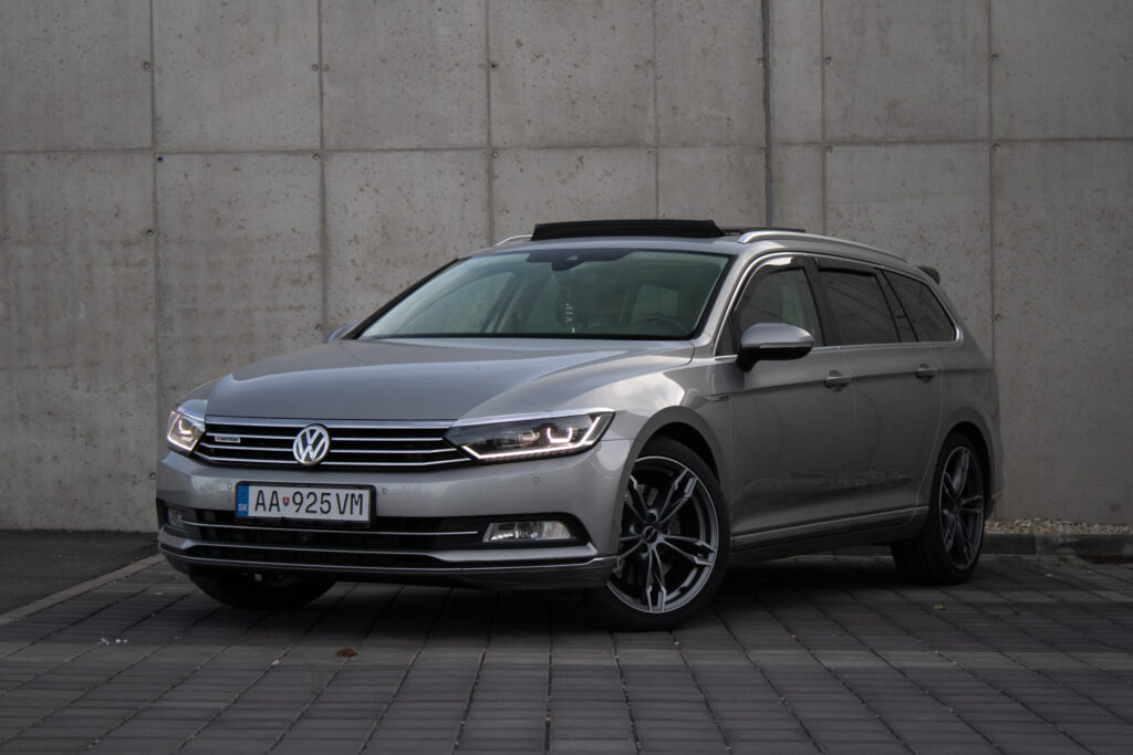 Volkswagen Passat Variant 2.0 BiTDI 240k BMT Highline 4MOTION NA SPLÁTKY / PROTIÚČET