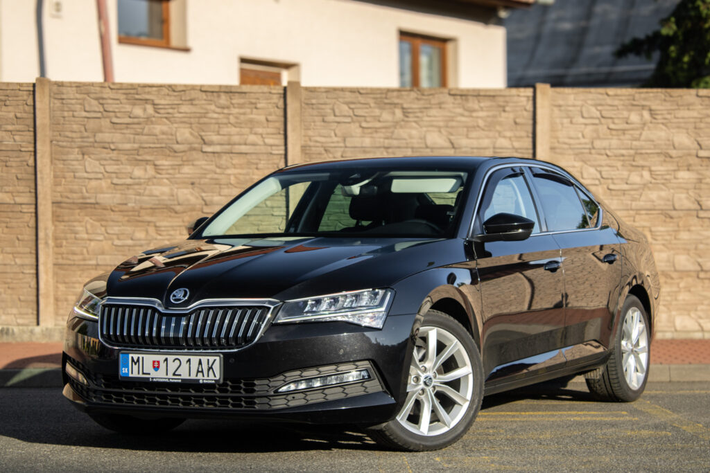 Škoda Superb 1.5 TSI ACT Ambition / 110kW / M6 / ZÁRUKA / AJ NA SPLÁTKY / PROTIÚČET