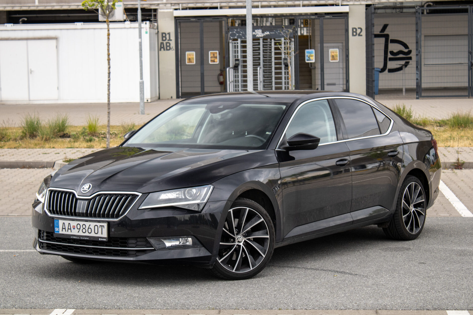 Škoda Superb 1.8 TSI Ambition / 132kW / M6 / ZÁRUKA / AJ NA SPLÁTKY / PROTIÚČET