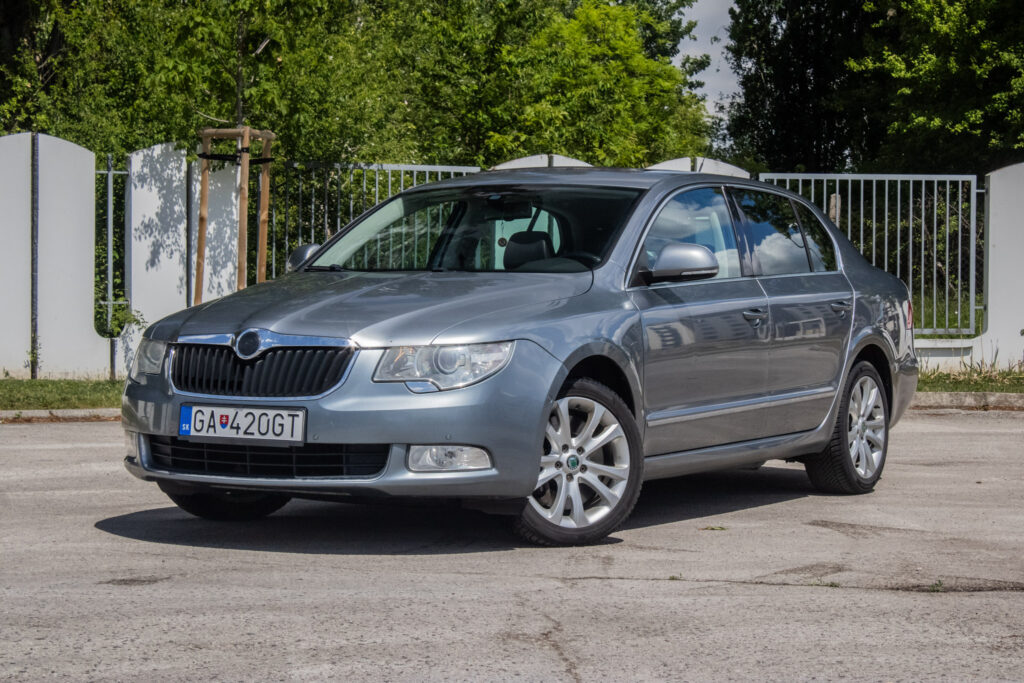 Škoda Superb 3.6 FSI V6 4x4 Elegance DSG / Pano / AJ NA SPLÁTKY / PROTIÚČET