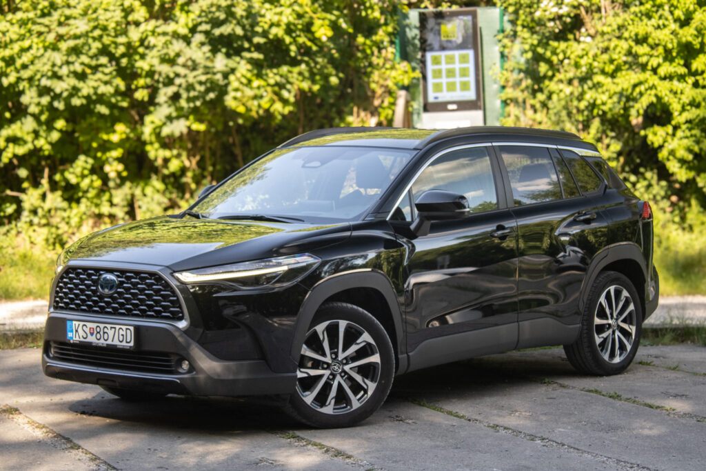 Toyota Corolla Cross 2.0 Hybrid e-CVT Style AWD / 112kW / ZÁRUKA / AJ NA SPLÁTKY / PROTIÚČET