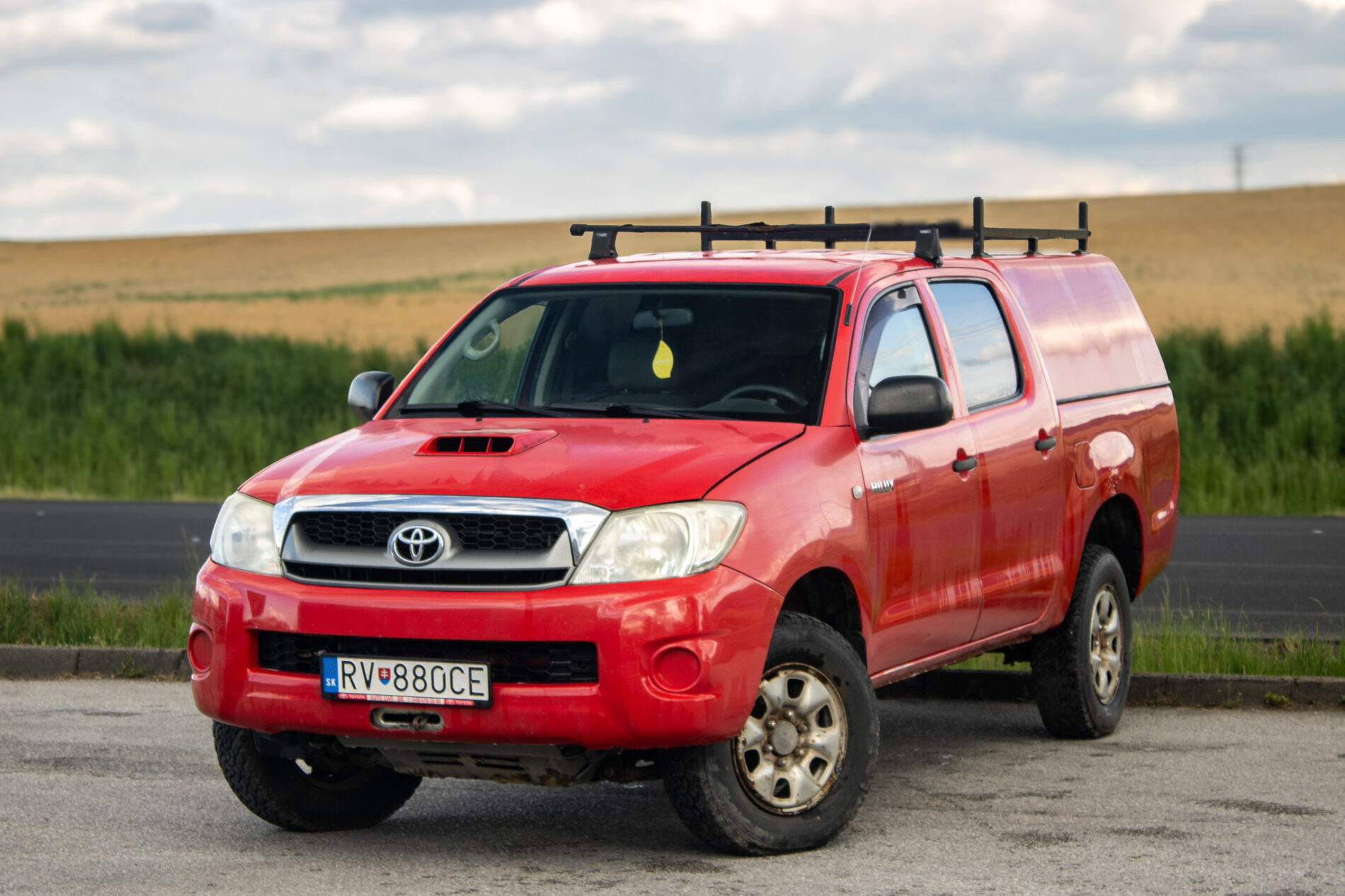 Toyota Hilux DC 2.5 I D.4D Terra / 88kW / M5 / AJ NA SPLÁTKY / PROTIÚČET